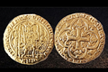 Both sides of an Écu d’Or replica: seated king with shield and ornate cross